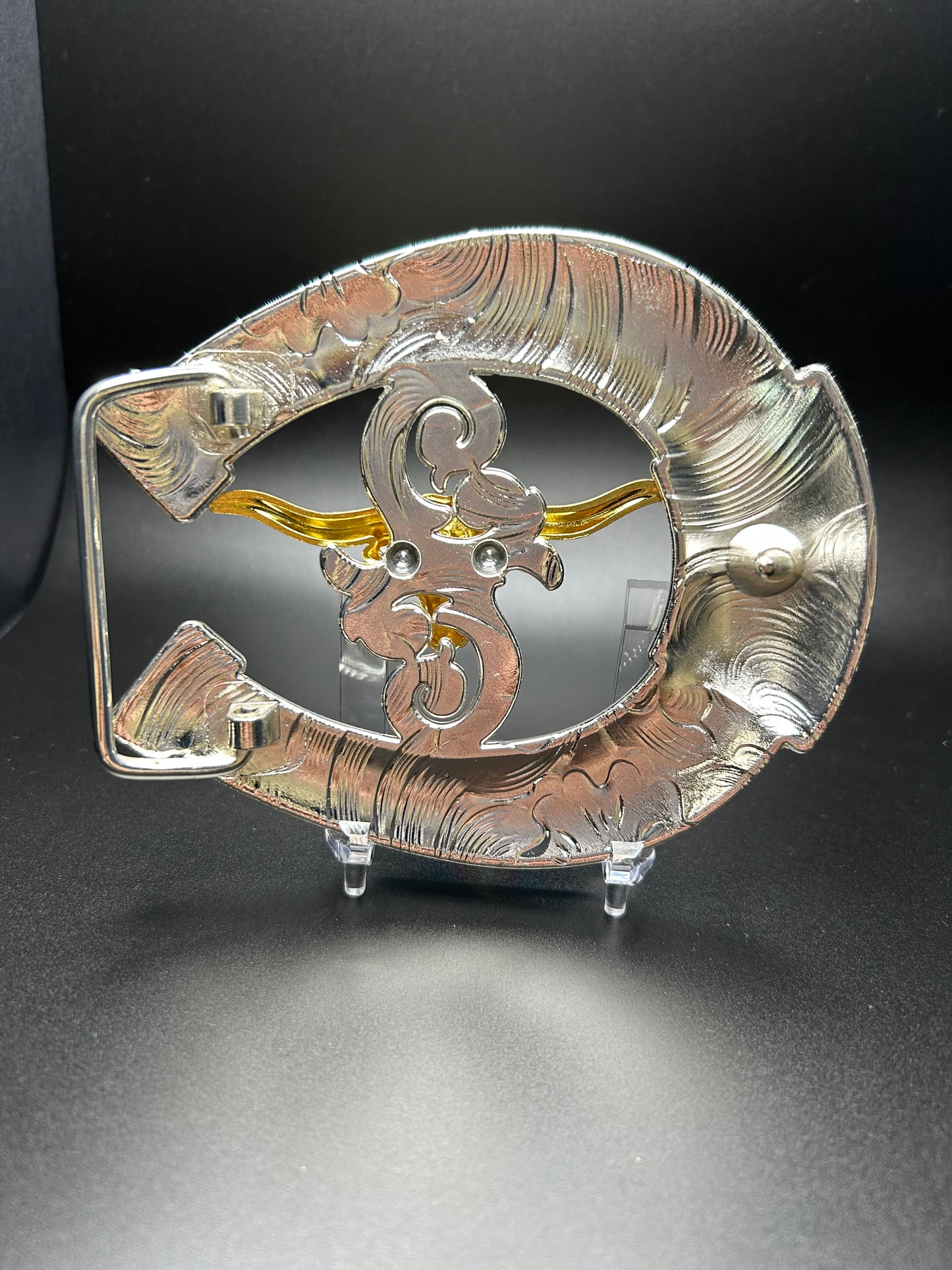 Silver Horseshoe Buckle With Gold Long Horn