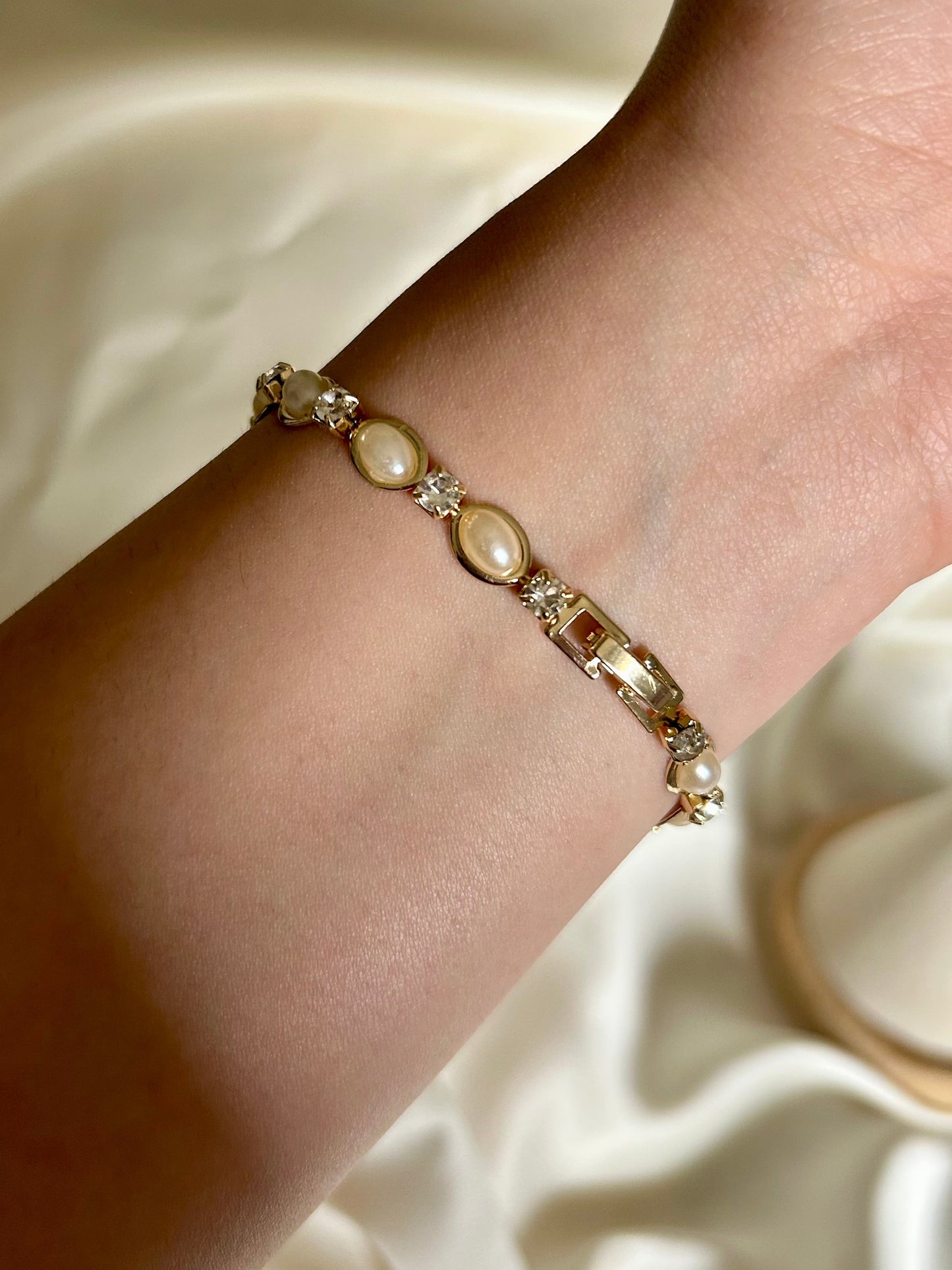 Oval Imitation Pearl Bracelet