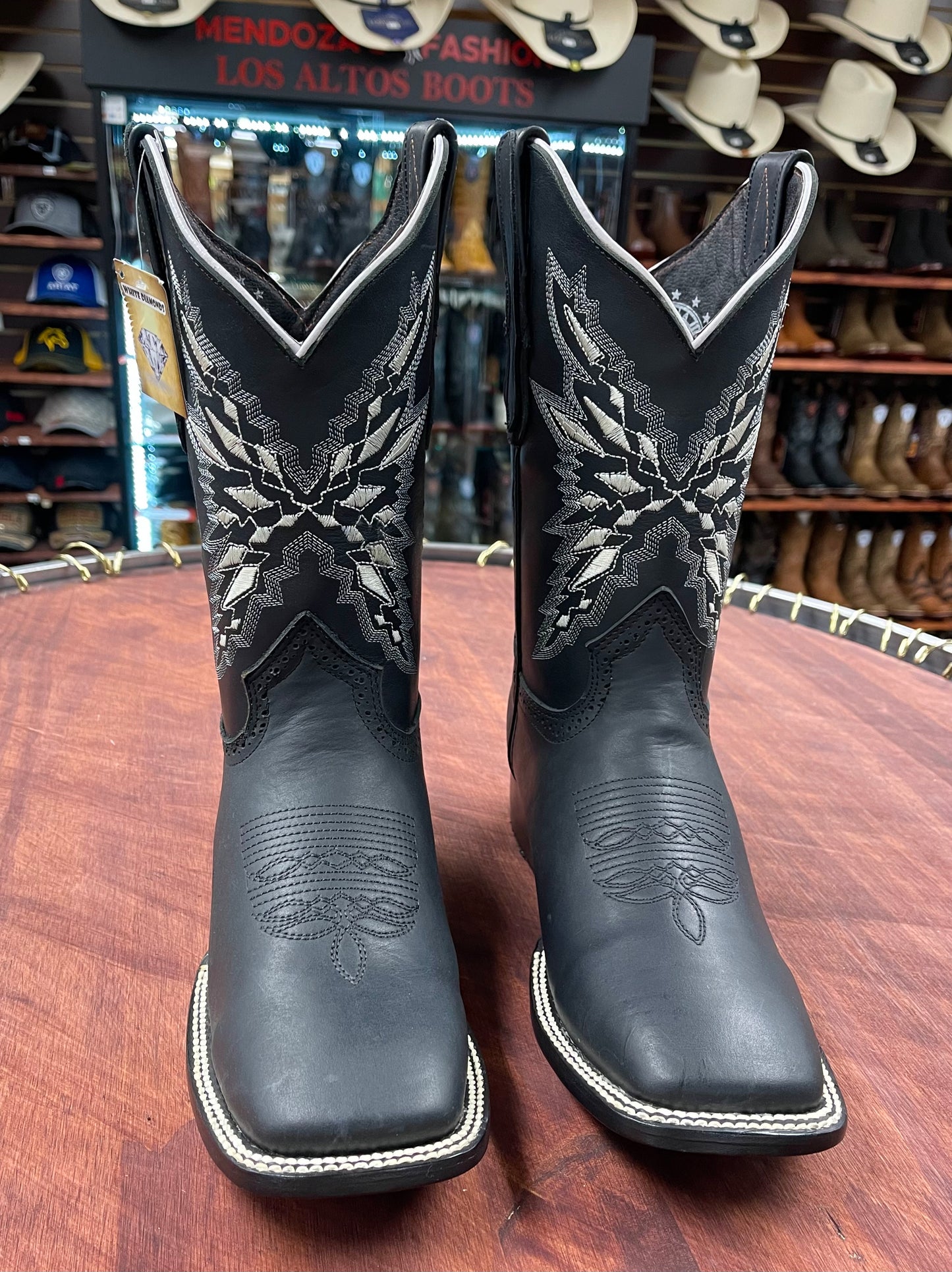 White Diamonds Rodeo Black Boot