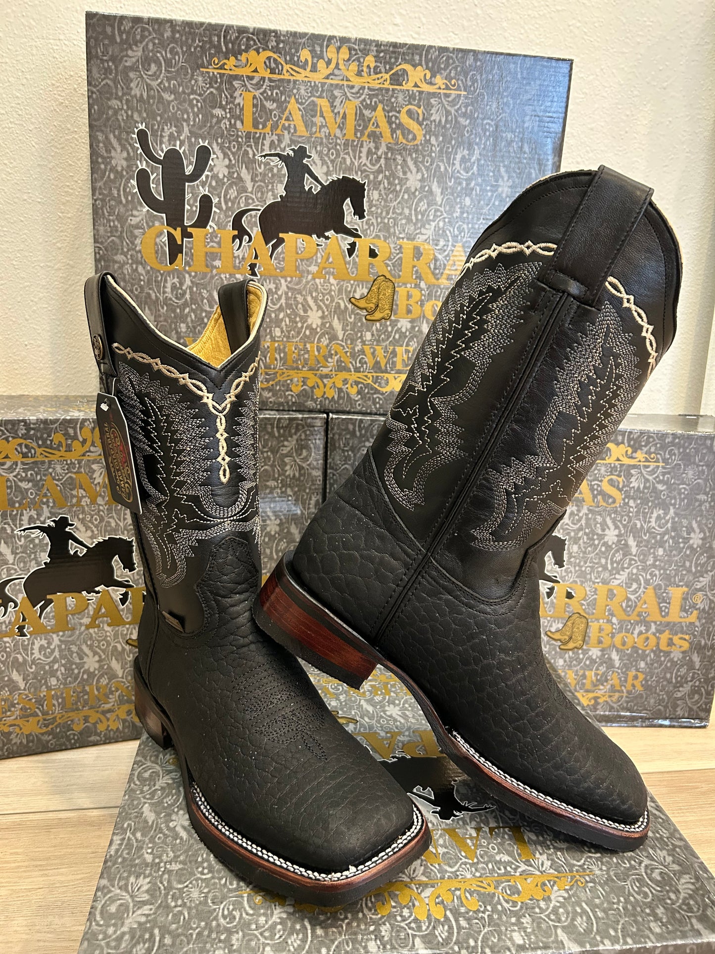 Cuello de Toro Black Boot