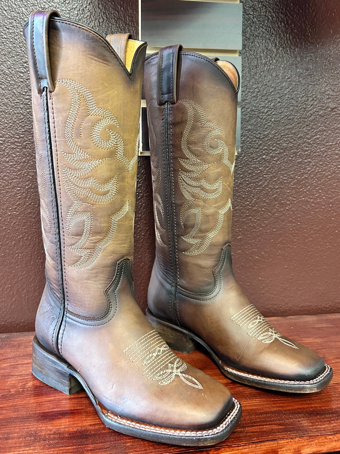 Adela Women’s Boot (Tabaco)