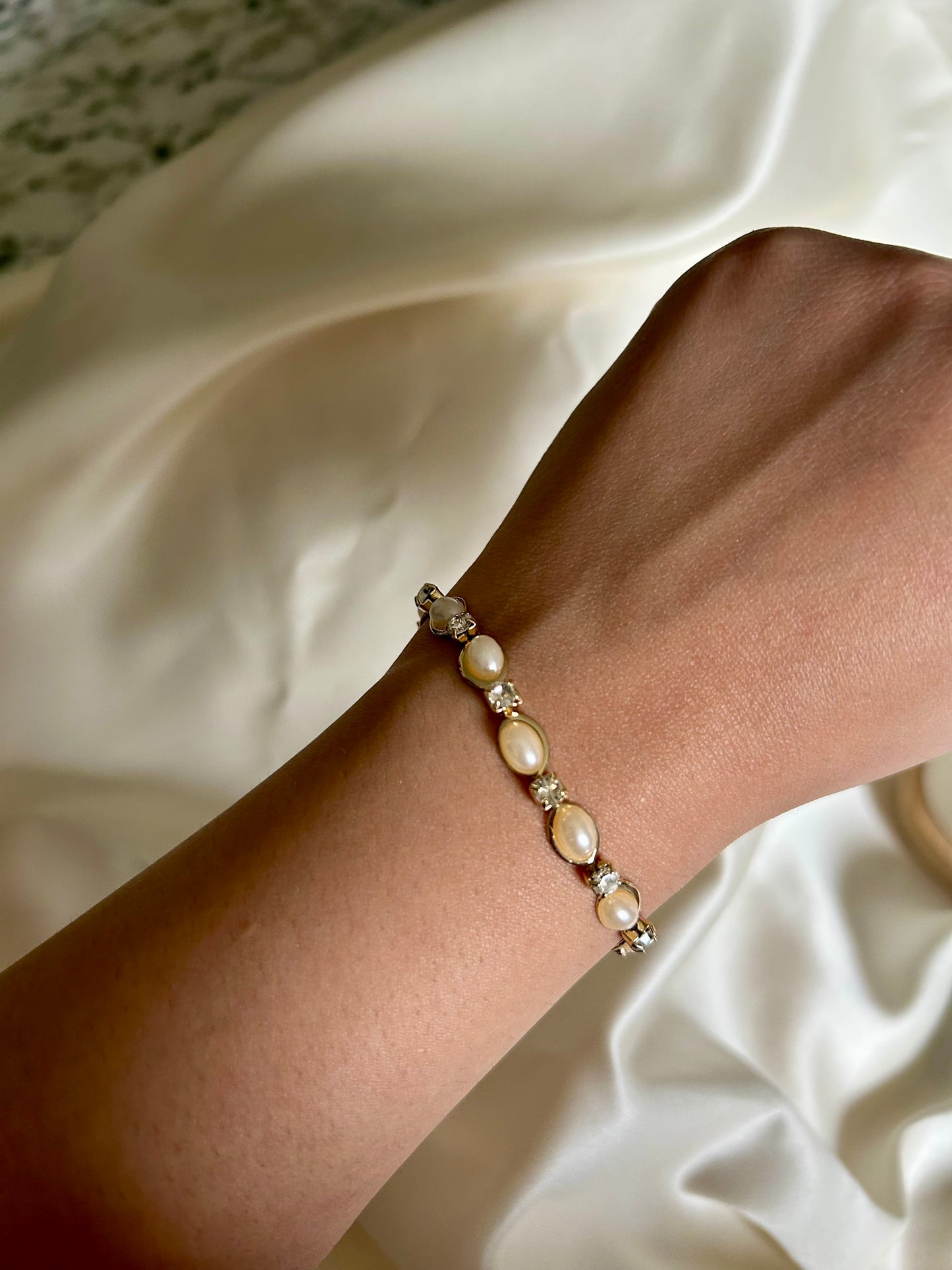 Oval Imitation Pearl Bracelet