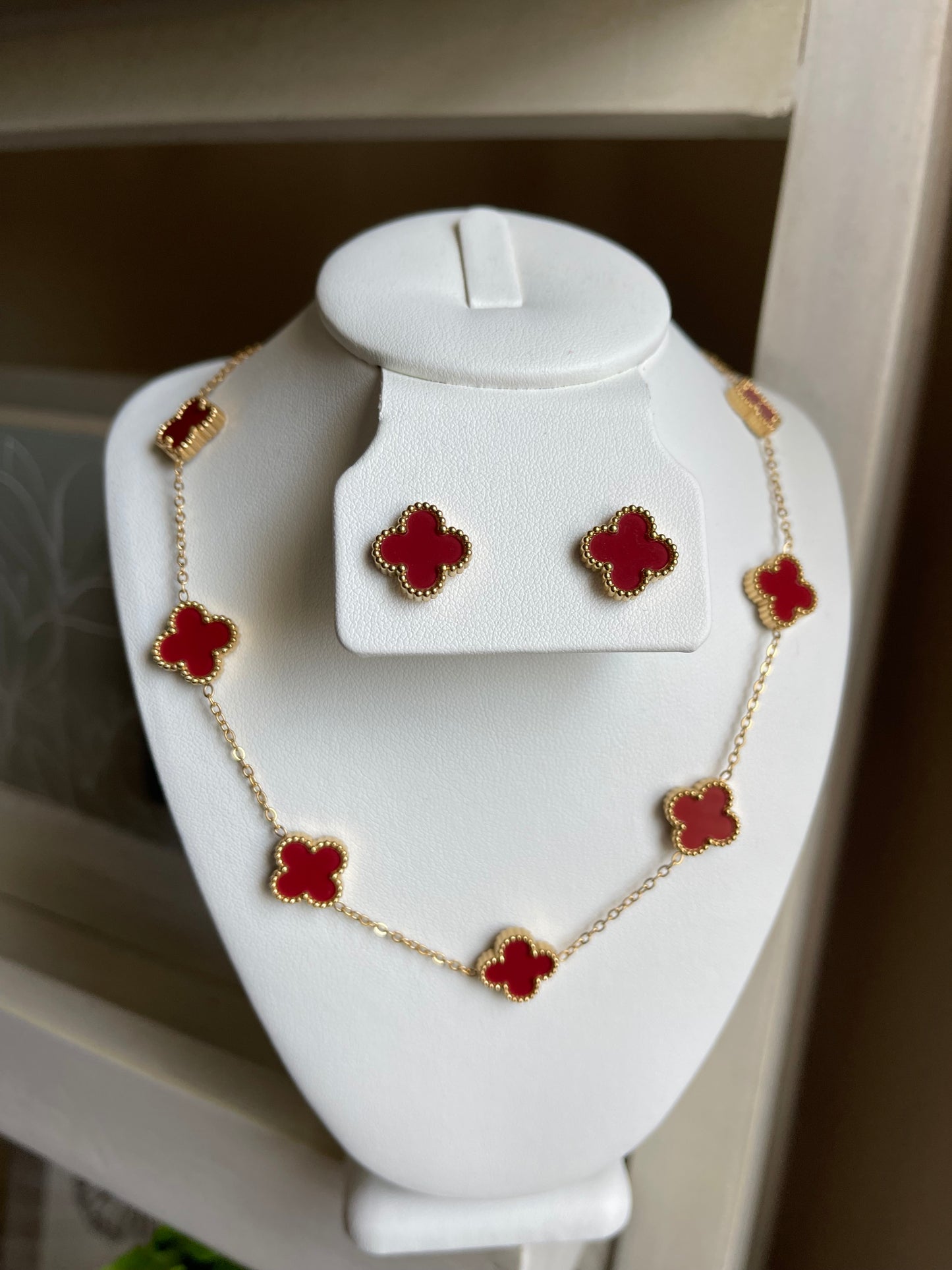Burgundy Lucky Clover Necklace Set