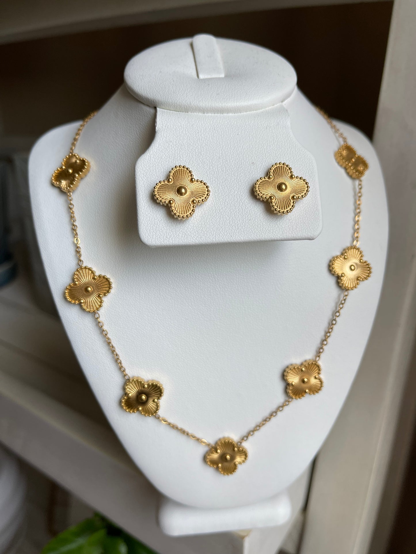 Golden Lucky Clover Necklace Set
