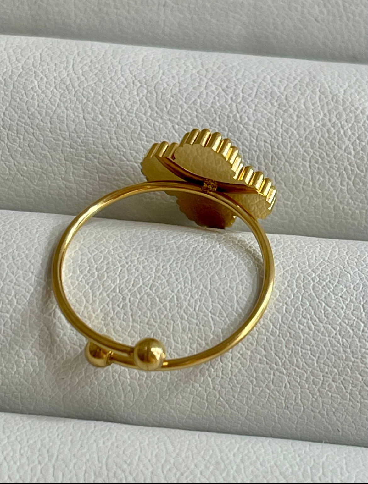 Lucky Ring (Black or Pink)