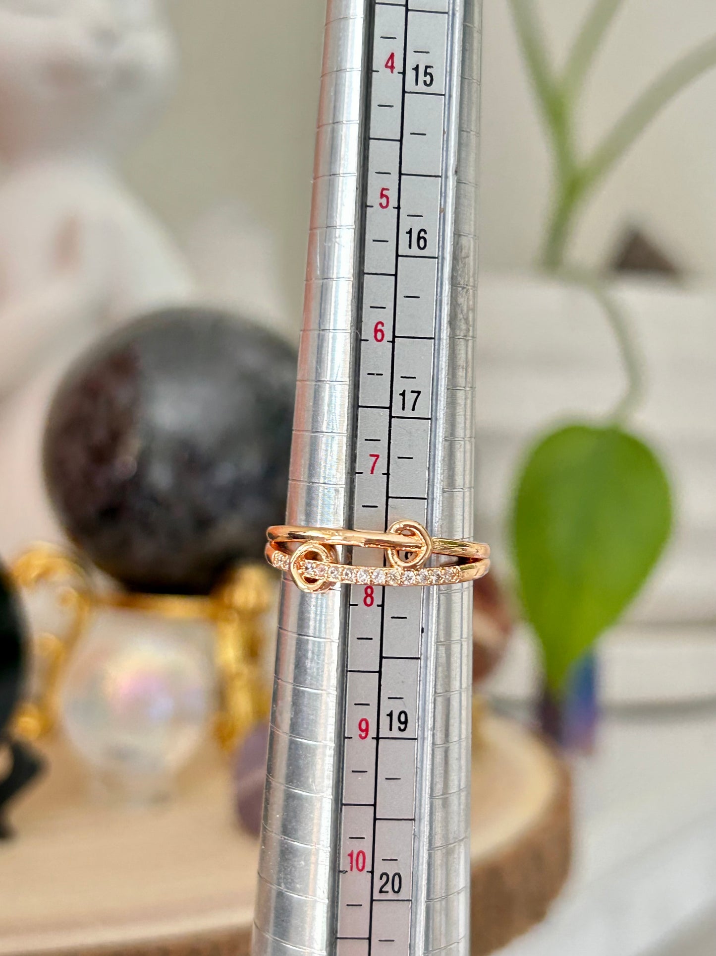 Rose gold toned ring