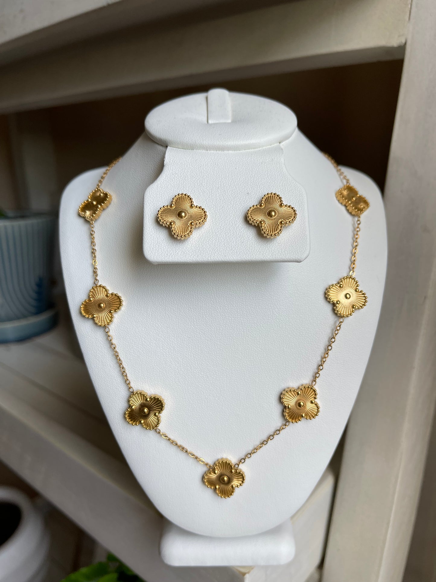 Golden Lucky Clover Necklace Set