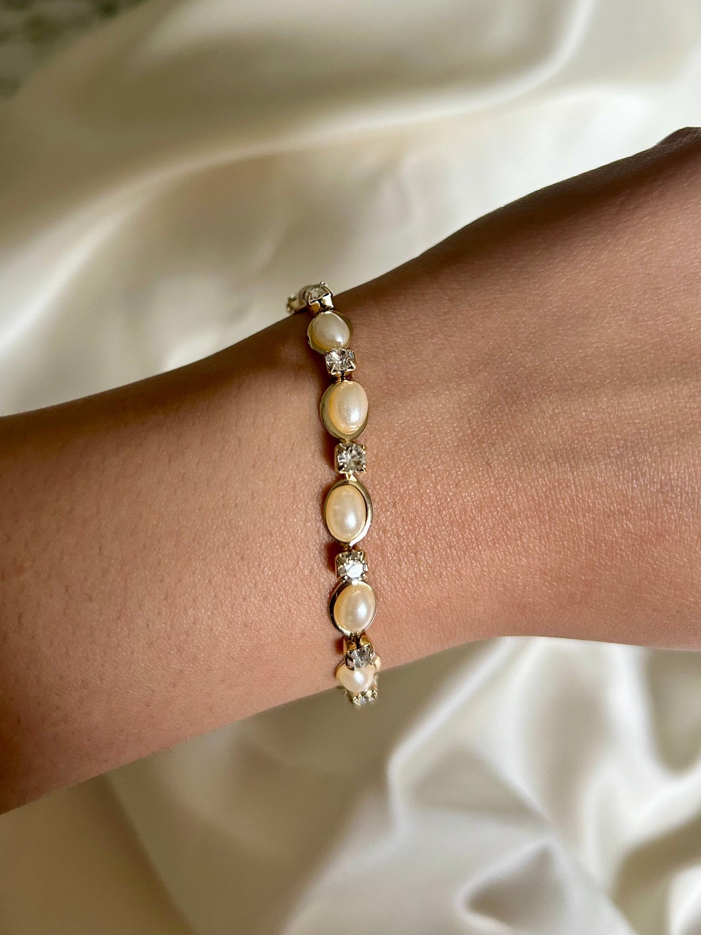 Oval Imitation Pearl Bracelet