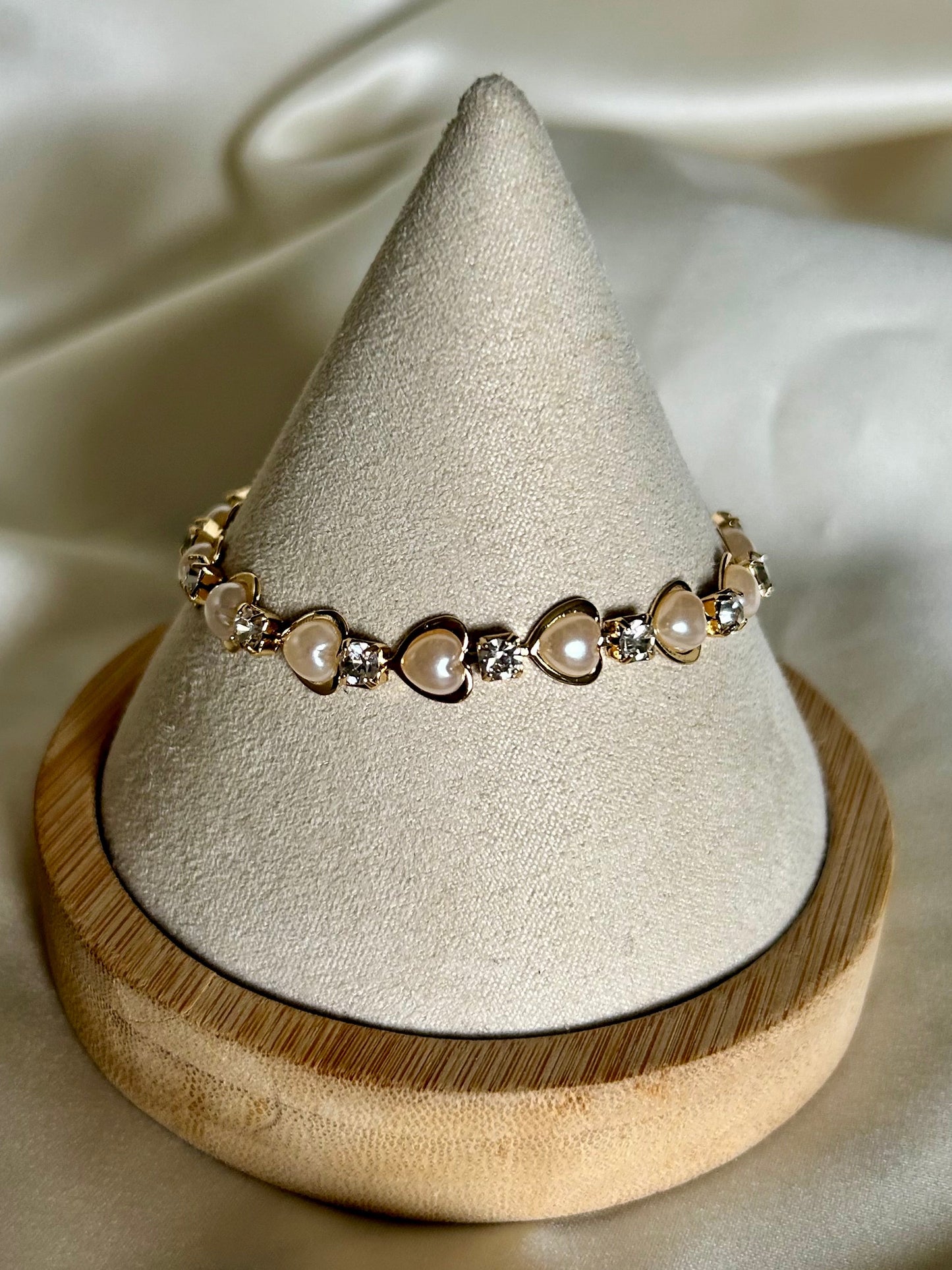 Heart Imitations Pearl. Bracelet