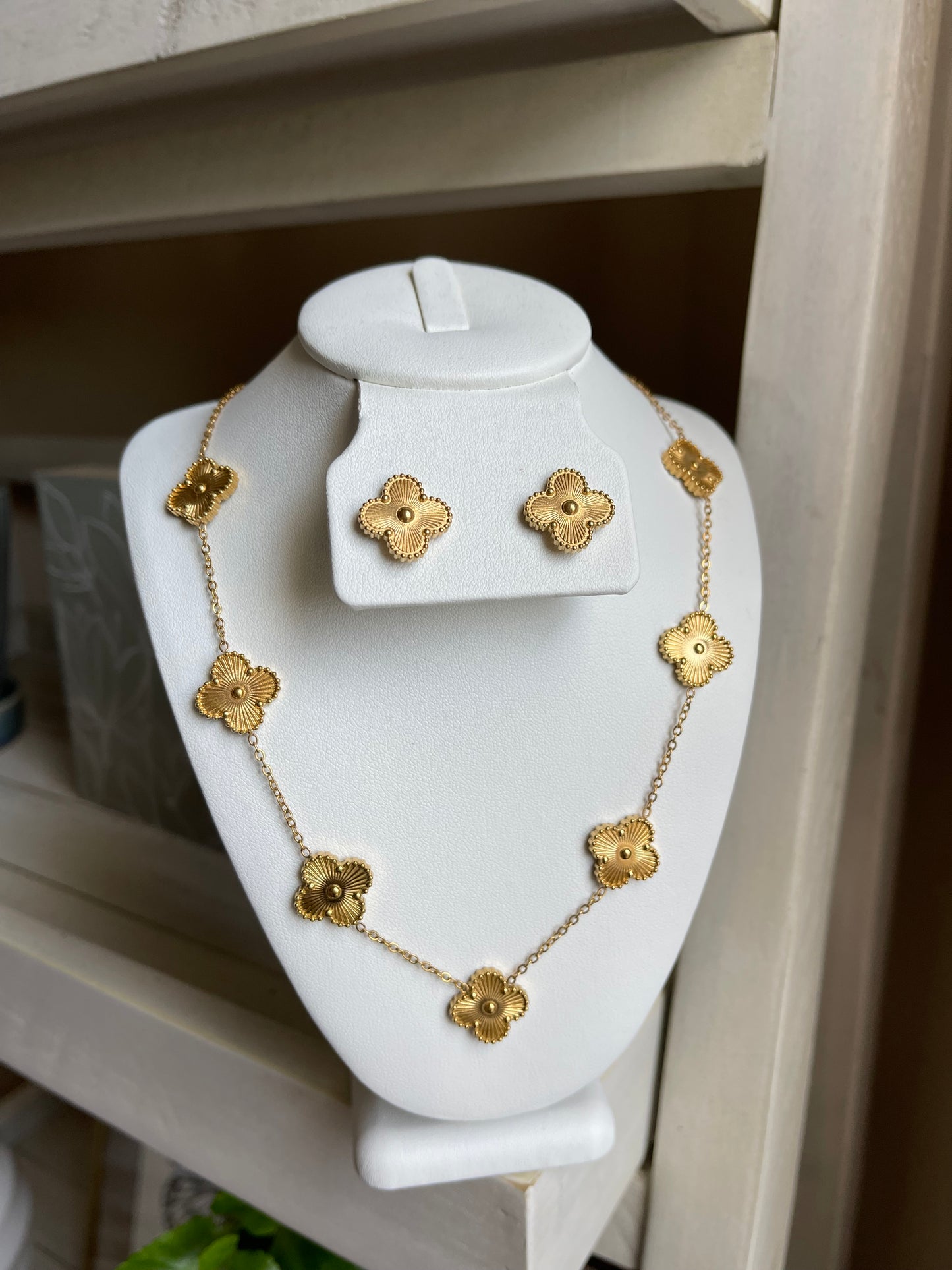 Golden Lucky Clover Necklace Set