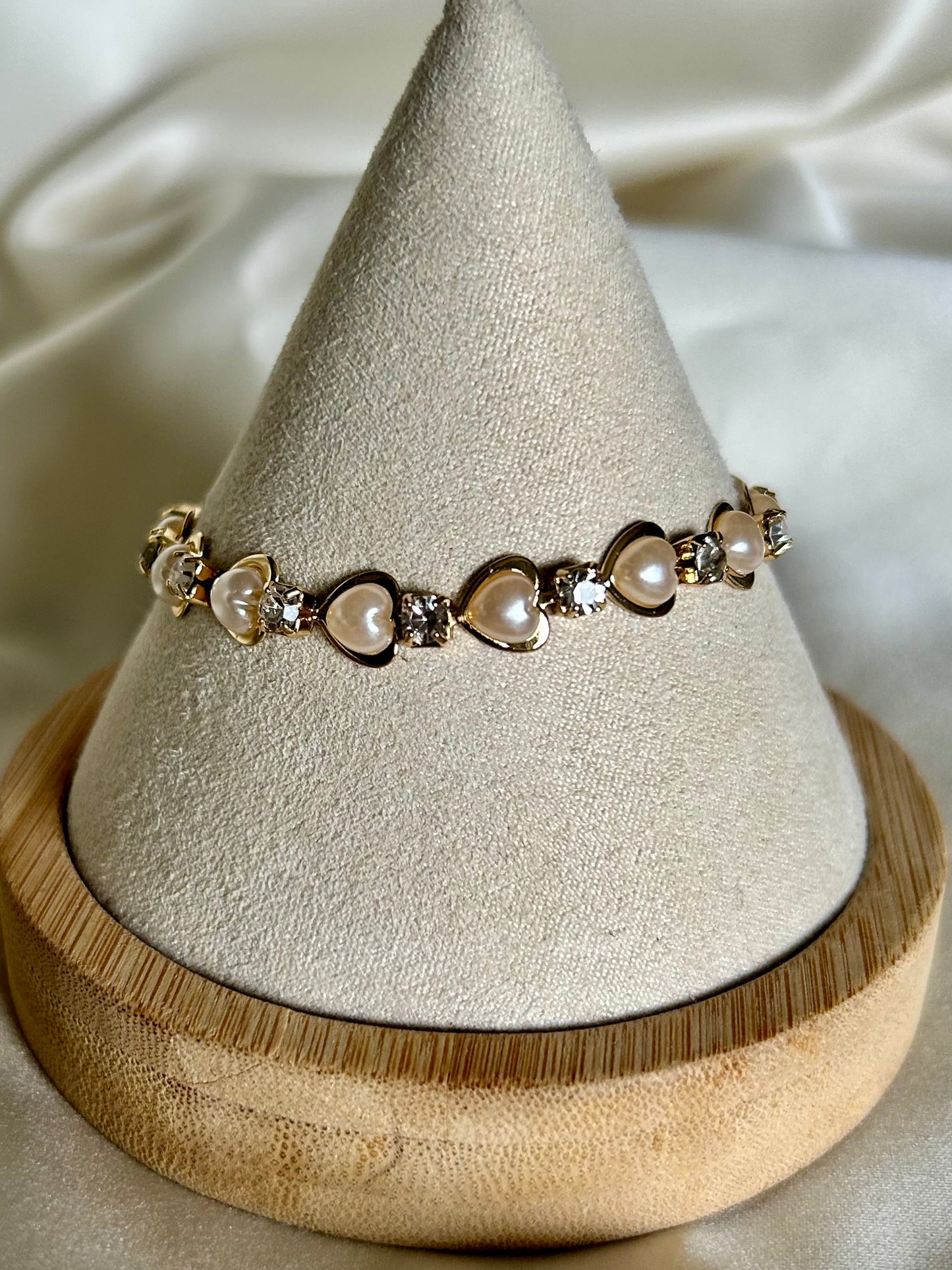 Heart Imitations Pearl. Bracelet