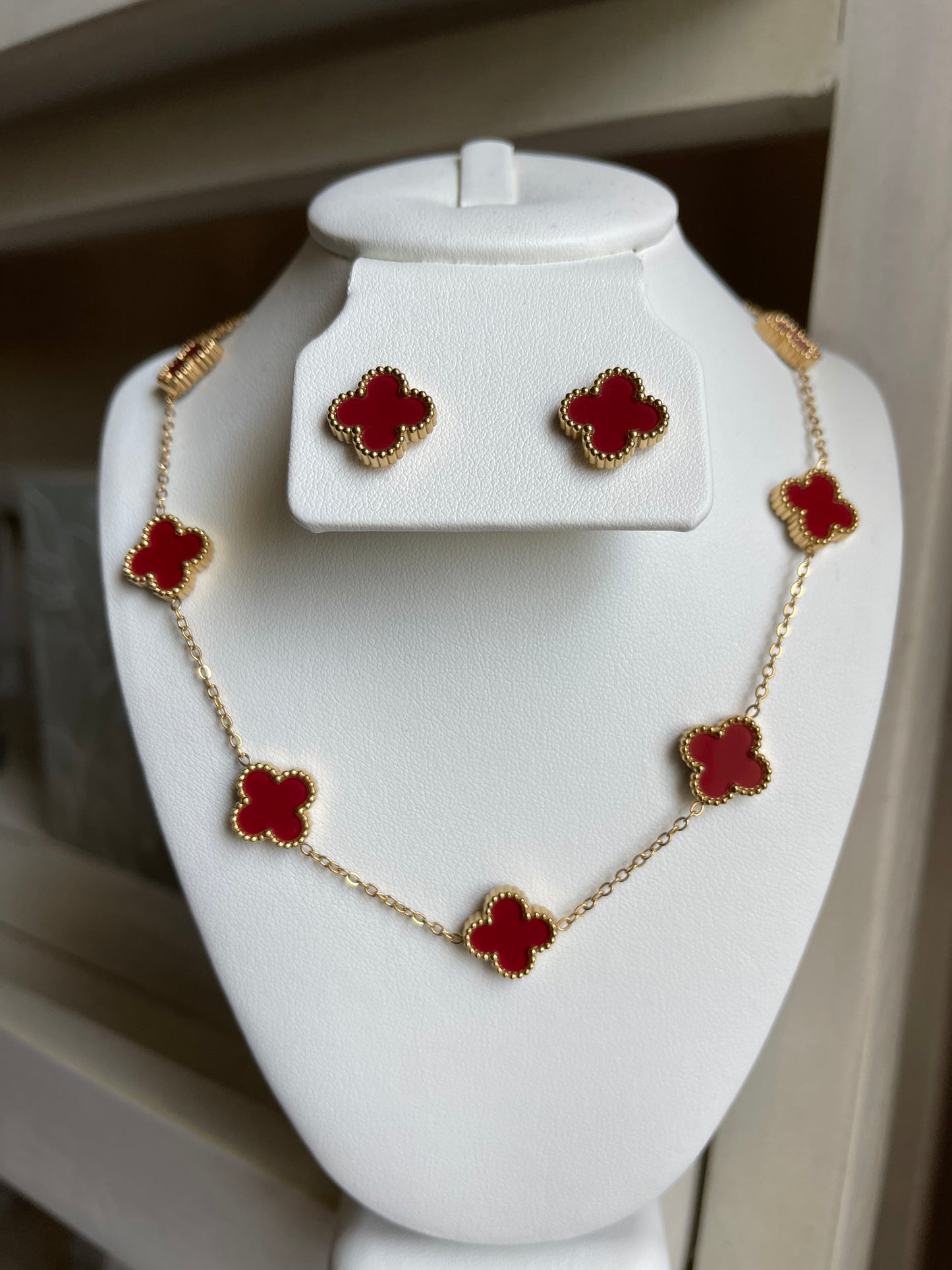 Burgundy Lucky Clover Necklace Set