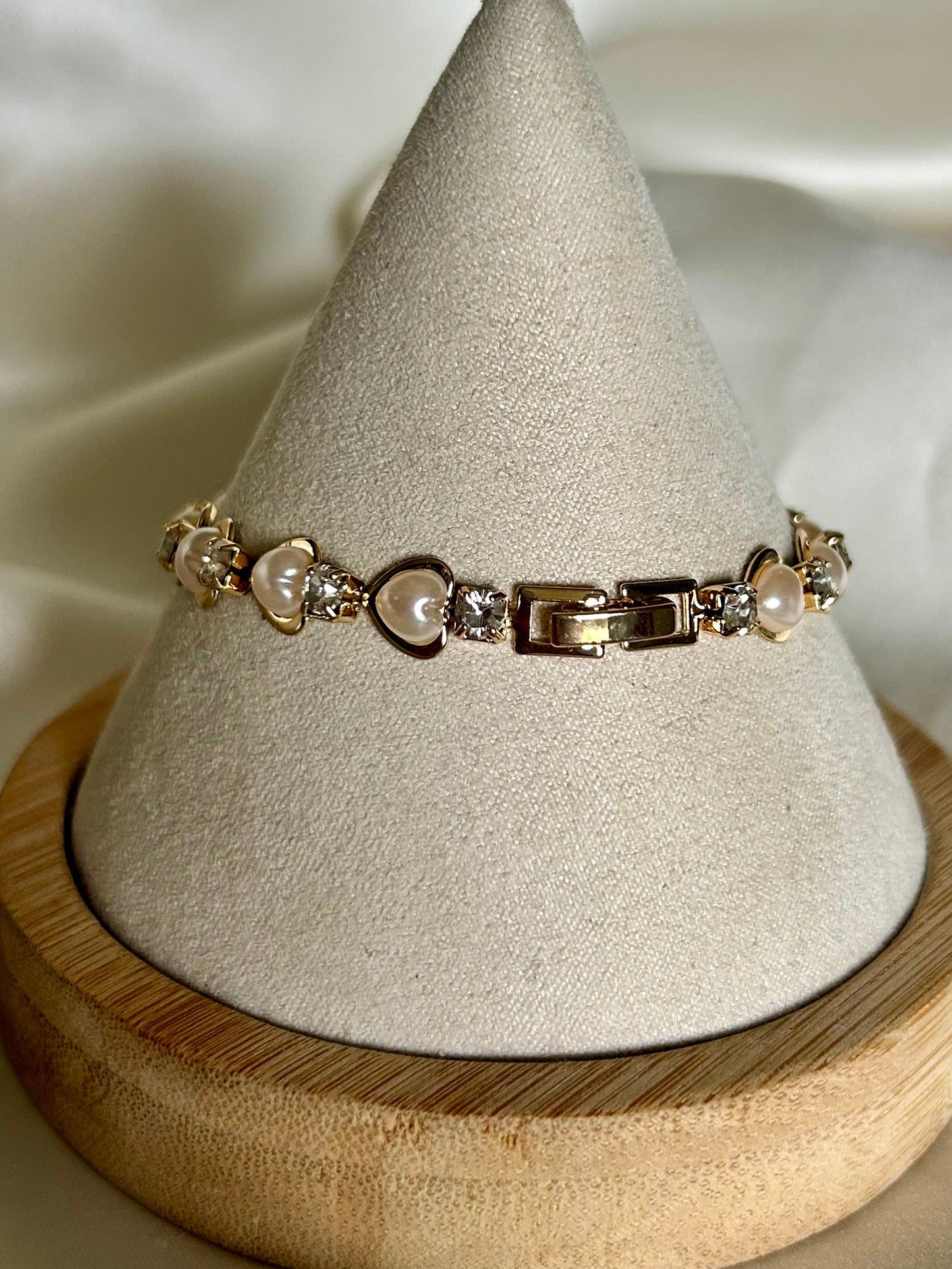 Heart Imitations Pearl. Bracelet