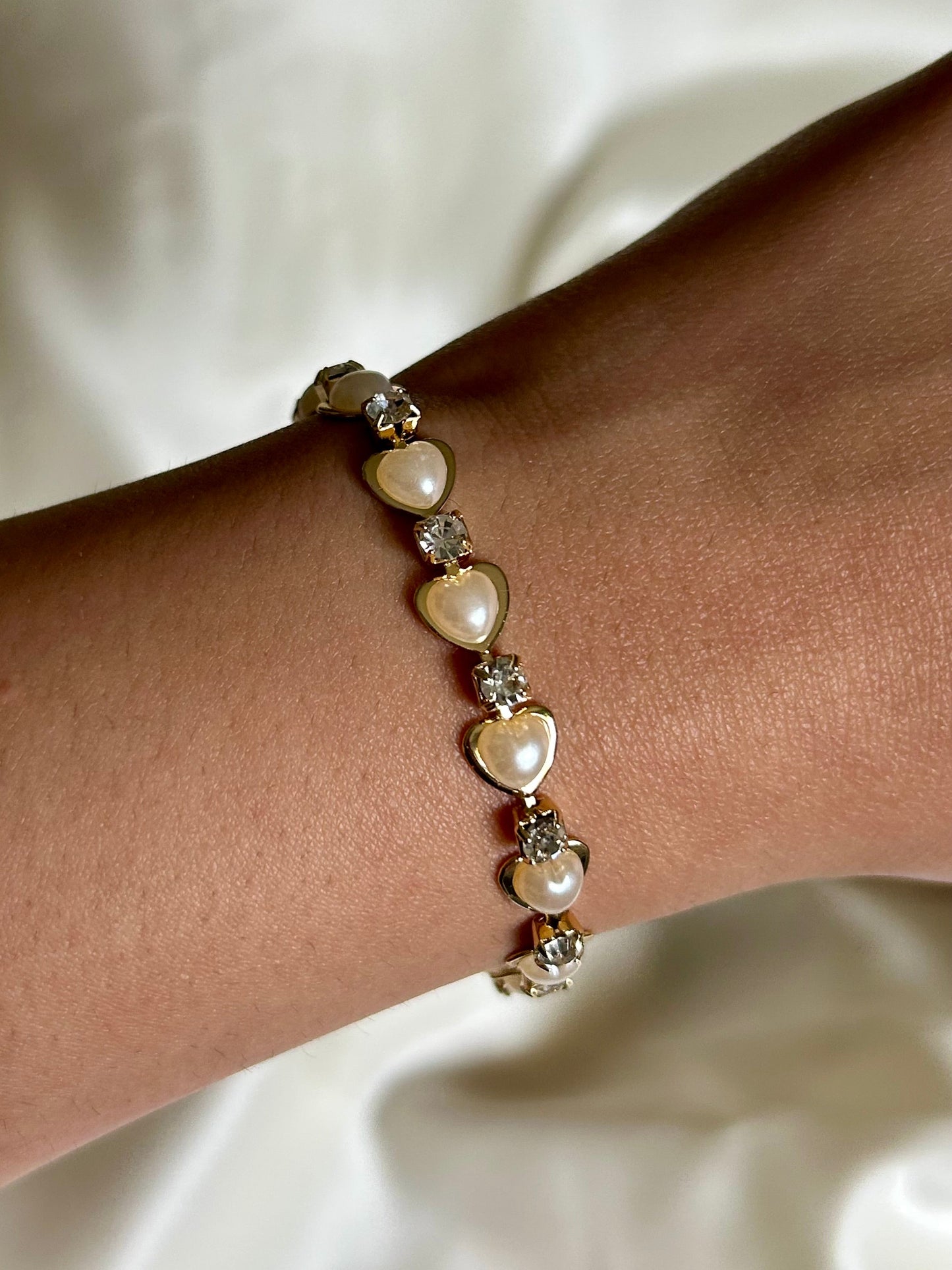 Heart Imitations Pearl. Bracelet
