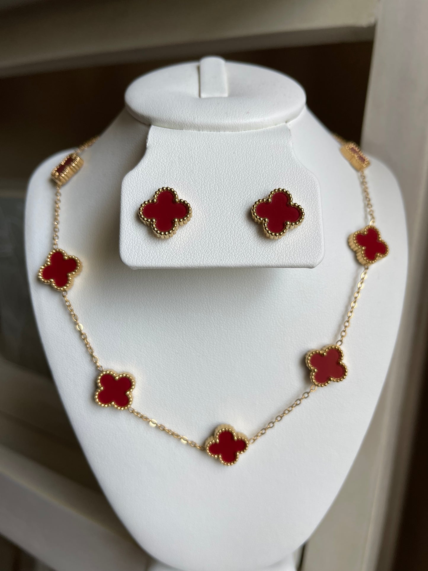 Burgundy Lucky Clover Necklace Set