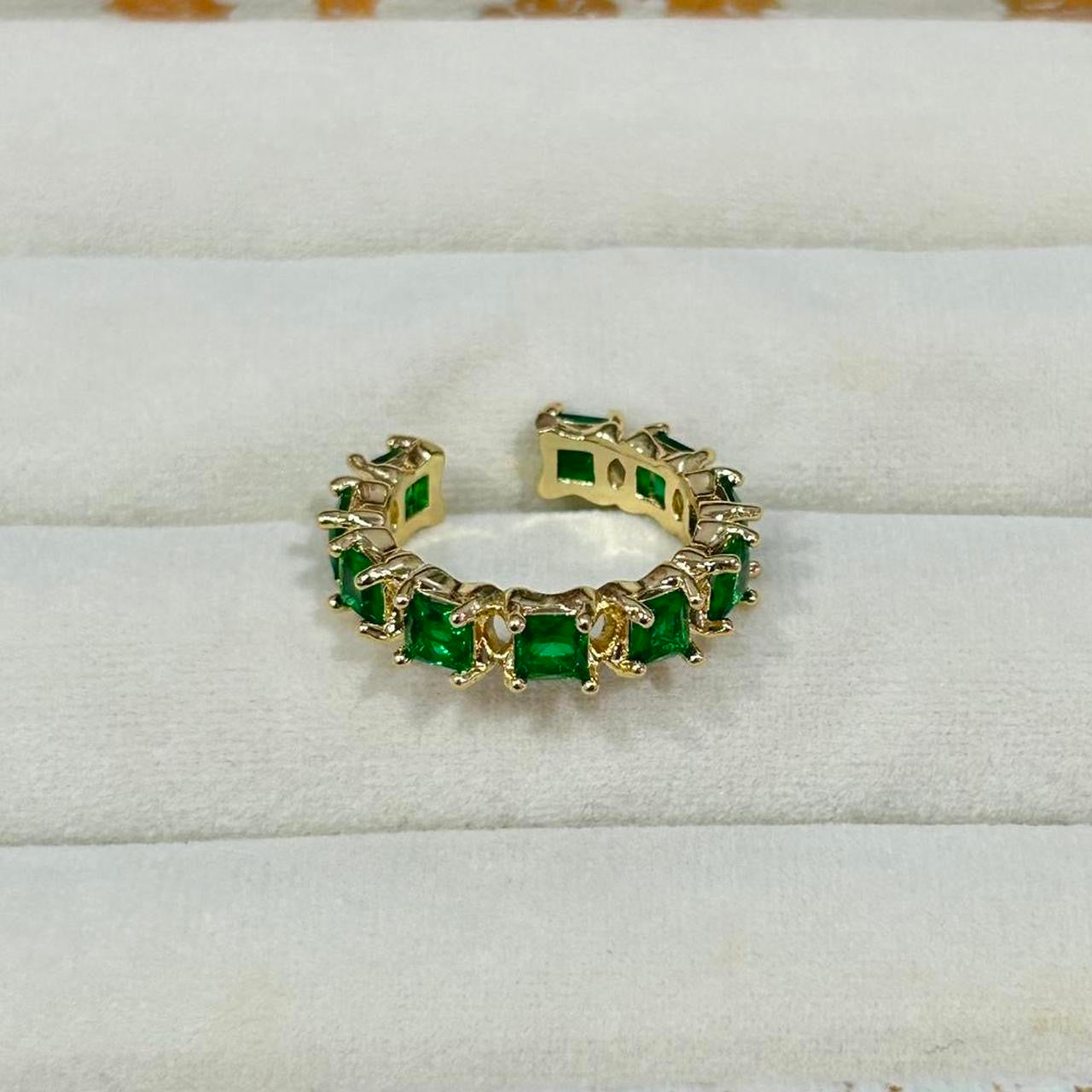 Emerald Green Stone Tennis Ring