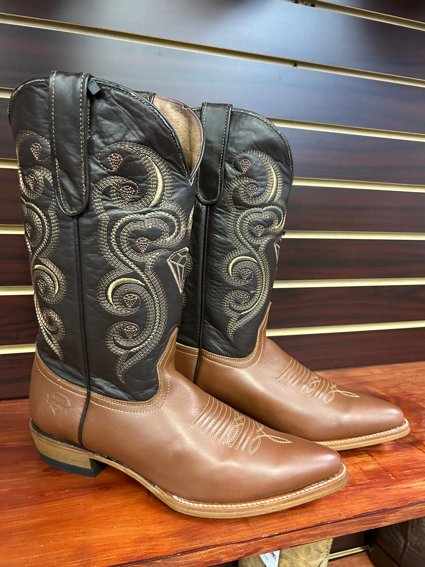 White Diamonds Boots Brown
