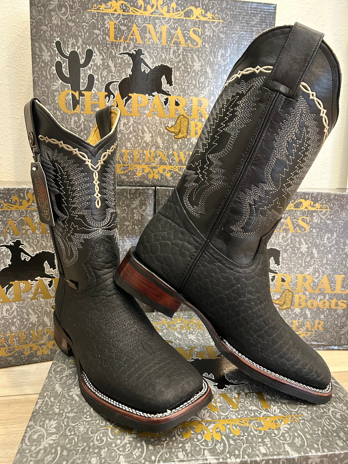 Cuello de Toro Black Boot