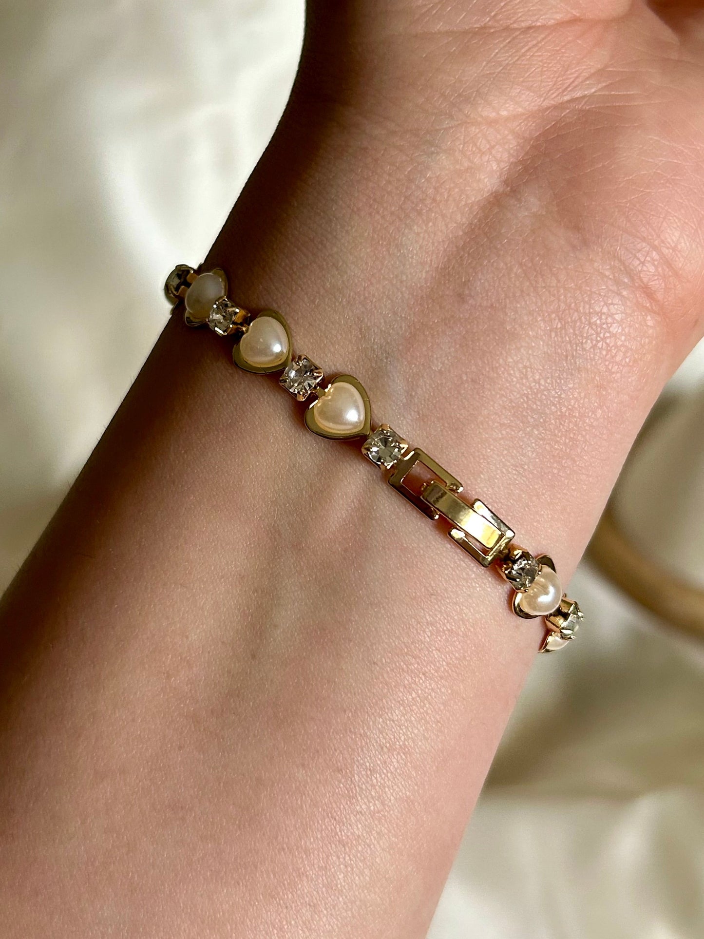 Heart Imitations Pearl. Bracelet