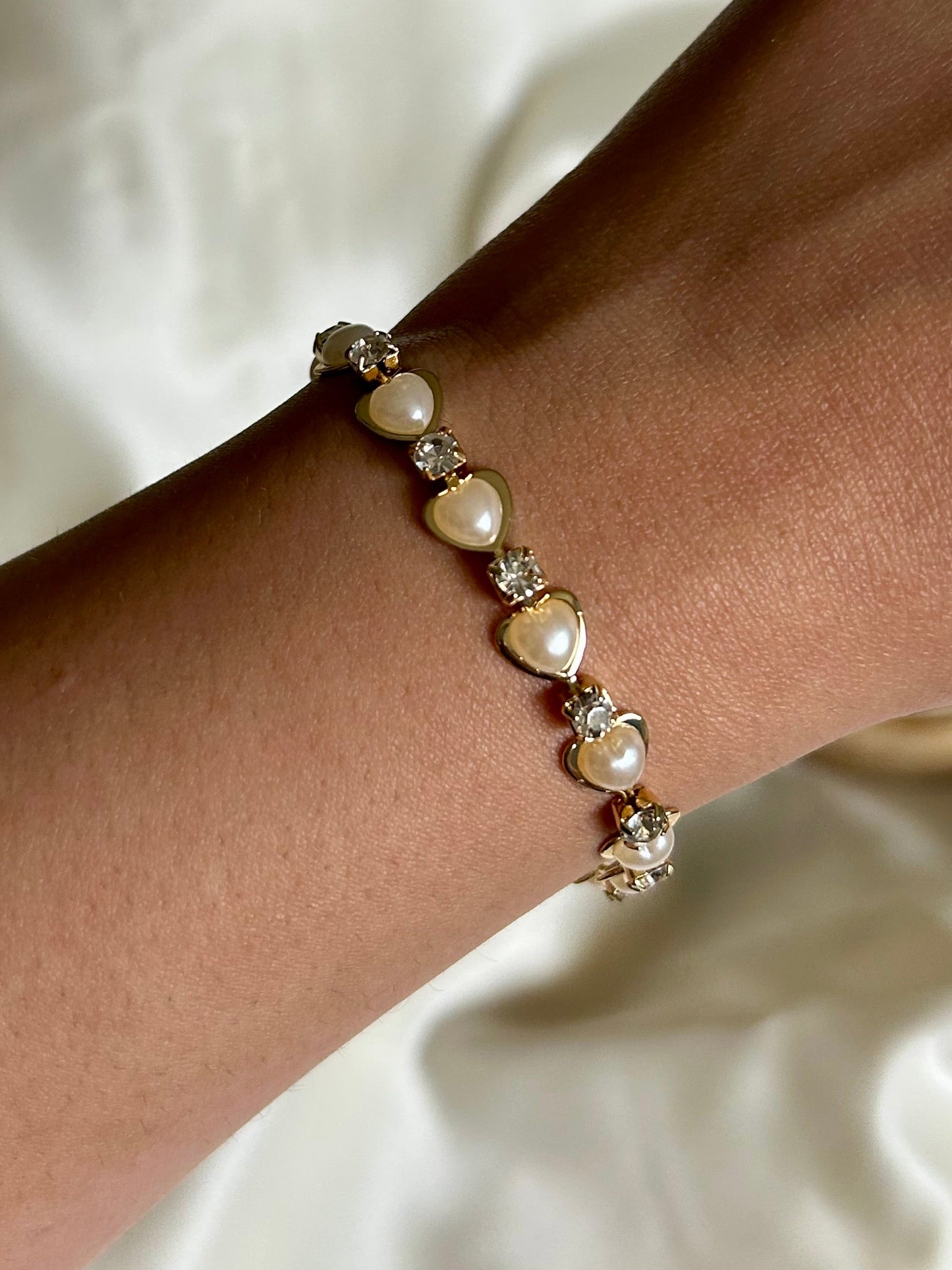 Heart Imitations Pearl. Bracelet