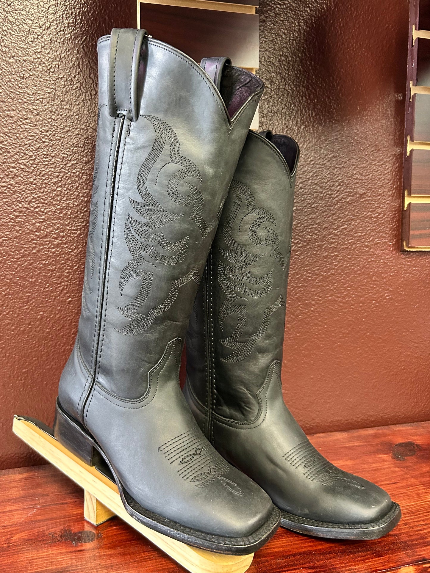Adela Women’s Boot (Black)