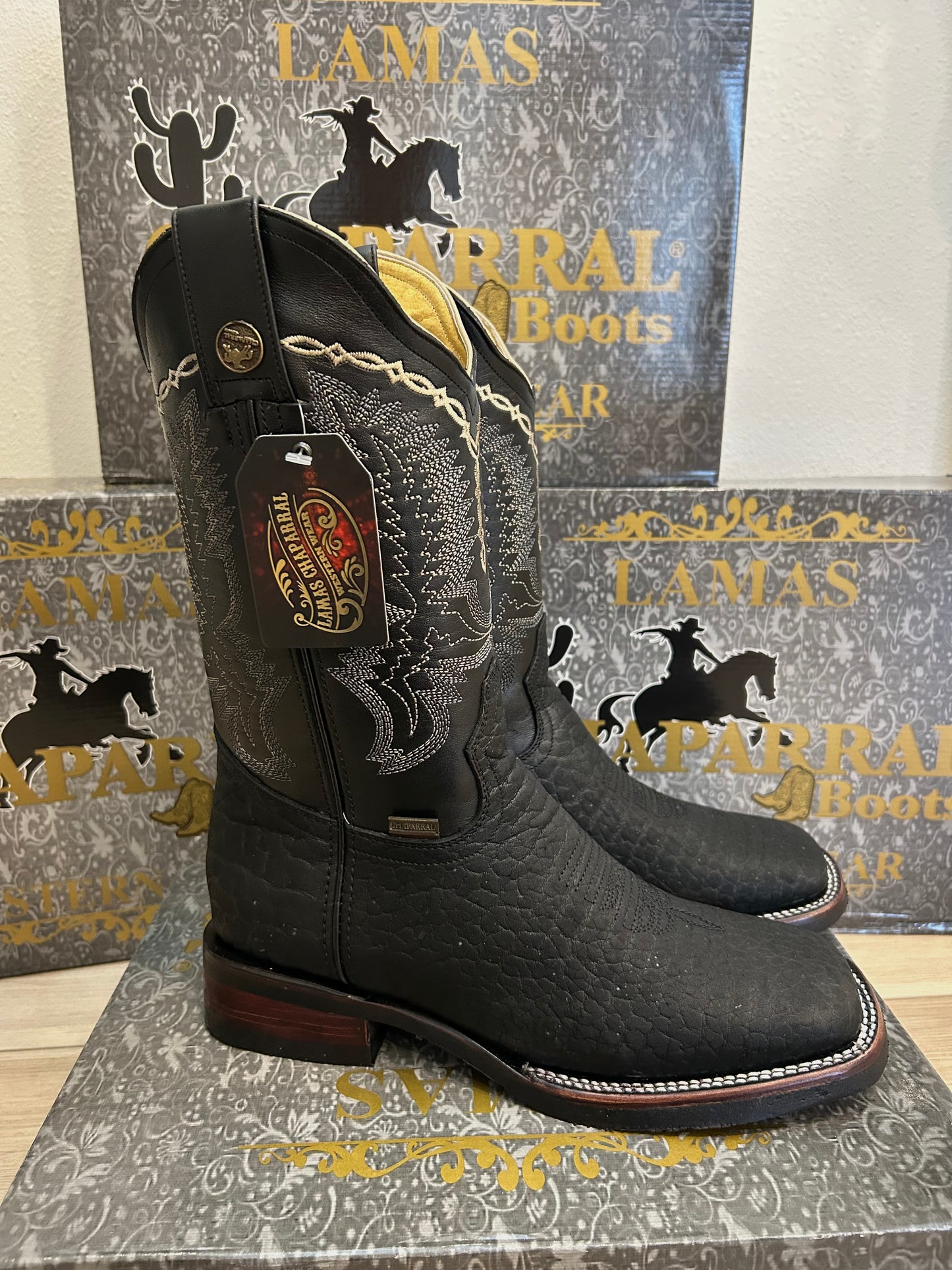Cuello de Toro Black Boot