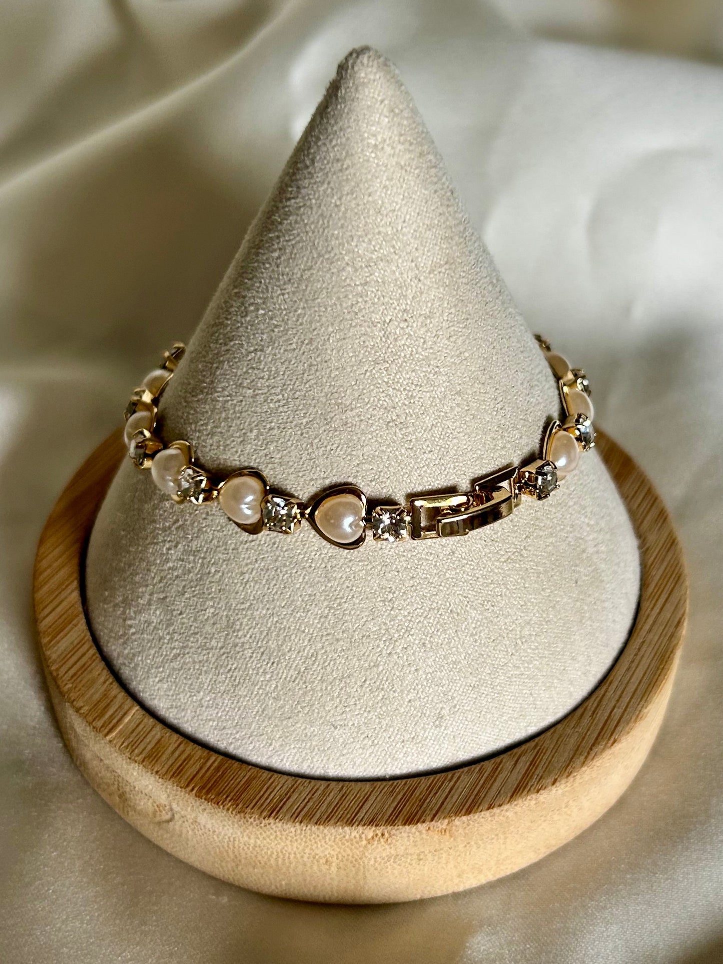 Heart Imitations Pearl. Bracelet